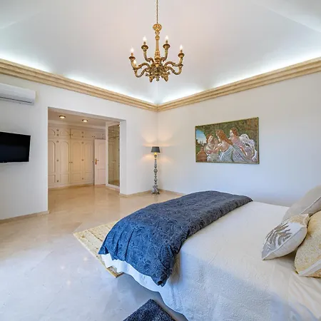 Villa Luxury *